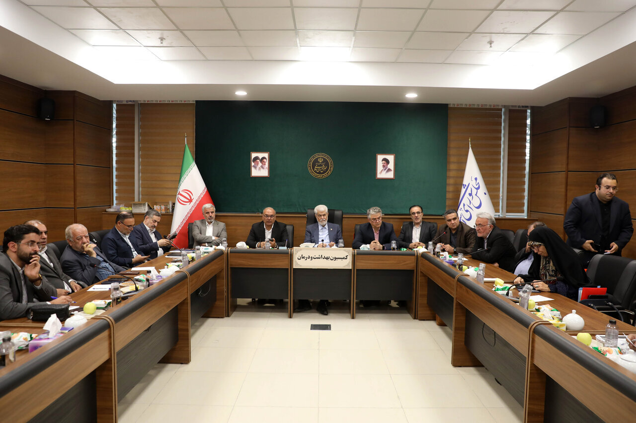 هشدار به پزشکان و فعالان تبلیغات غیرمجاز خدمات پزشکی و زیبایی؛ برخورد قضایی و افزایش مجازات متخلفان در دستور کار قرار گرفت