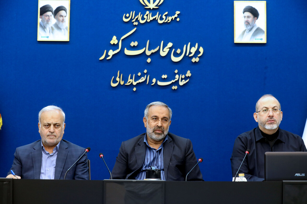 براساس گزارشات دیوان محاسبات باید با دستگاه‌های متخلف برخورد شود