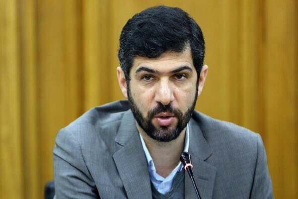 آخوندی: طرح حمل‌ونقل عمومی رایگان مجدداً به شورا ارائه شود