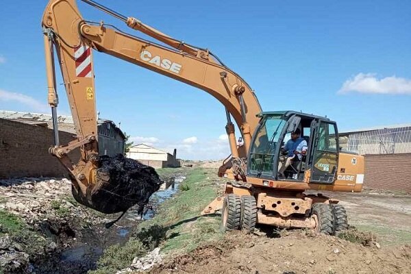 تداوم لایروبی آبروها و کانالهای تبریز تا آغاز بارشها/ خدمات شهری در آمادهباش است