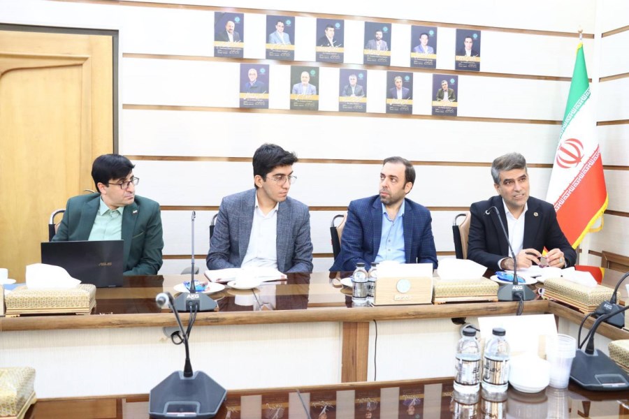 بازدید معاون راهبری سازمان ملی بهره‌وری ایران از شهرک علمی و تحقیقاتی اصفهان