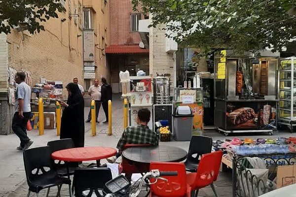 صدور اخطاریه برای آبمیوهفروشی متخلف در خیابان جمهوری تبریز