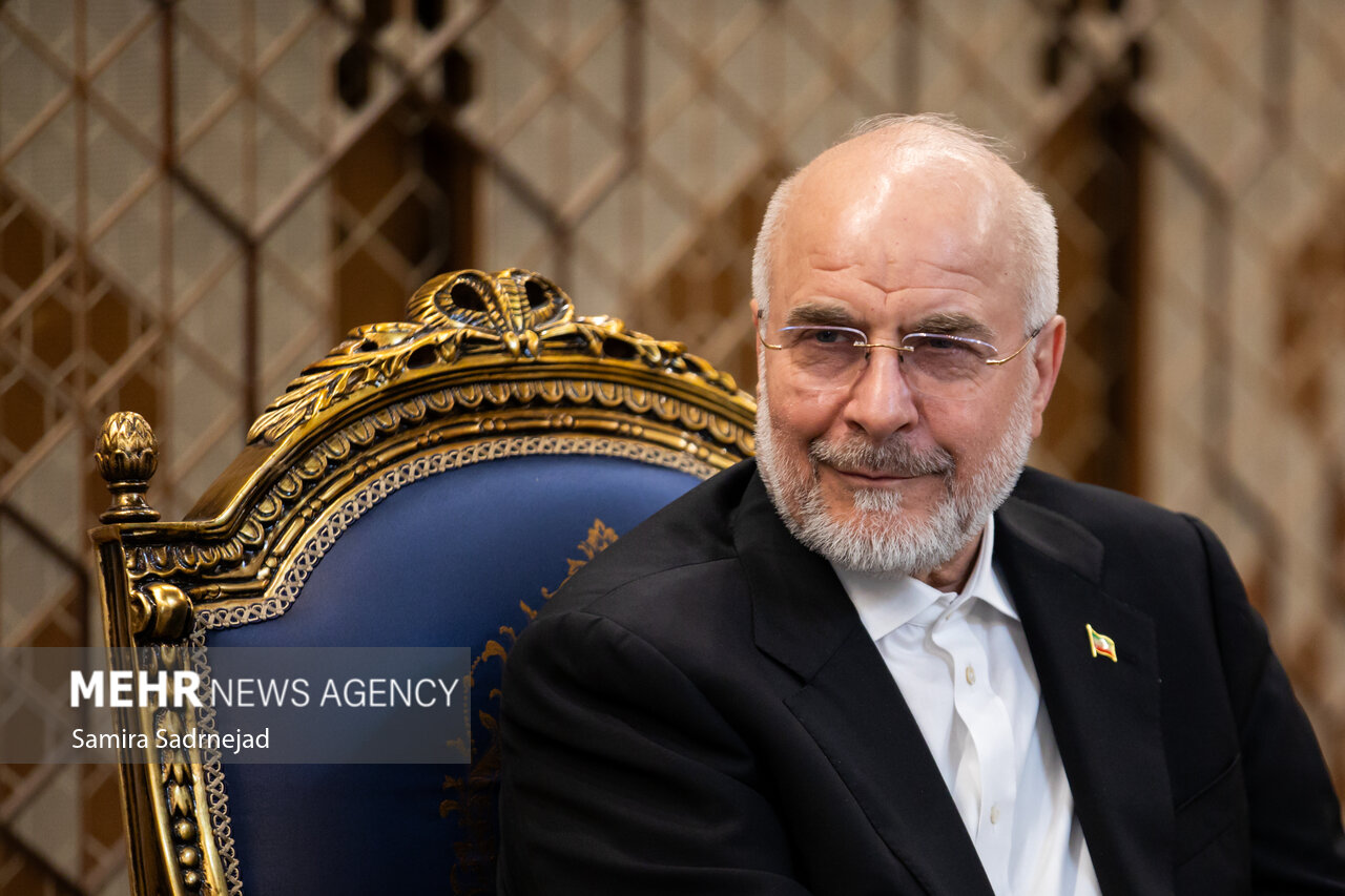 قالیباف: جهان در حال تماشای آمریکا بر لبه‌ی پرتگاه است