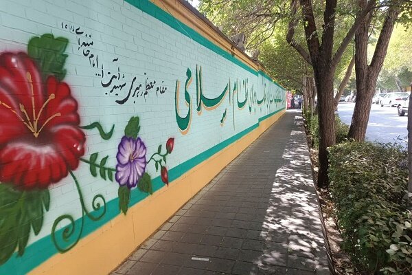 اجرای ده مورد دیوارنویسی از بیانات رهبر شهید انقلاب در منطقه ۸ تبریز