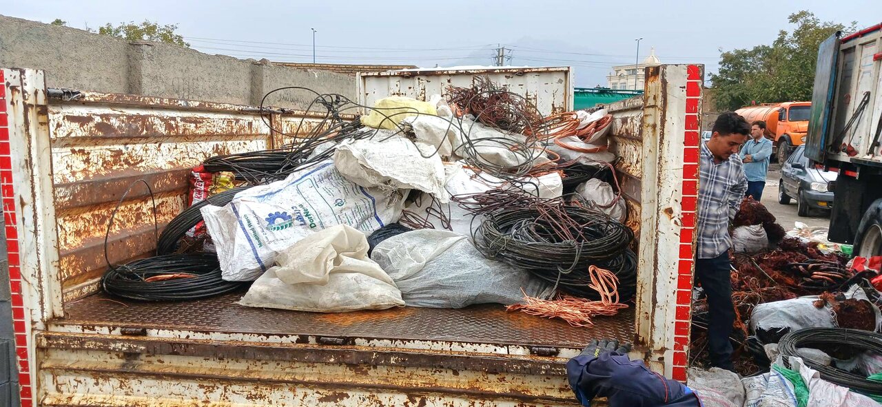 کشف ۳۶۰۰ کیلوگرم سیم مس و آلومینیوم سرقتی در شبکه برق کرمانشاه