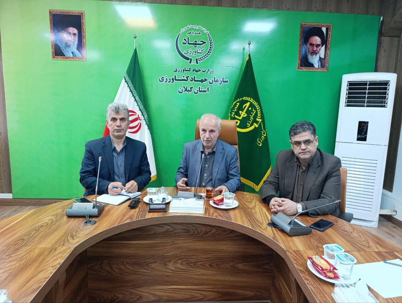 حضور کوچکی نژاد در جلسه بررسی رفع تداخلات اراضی گیلان