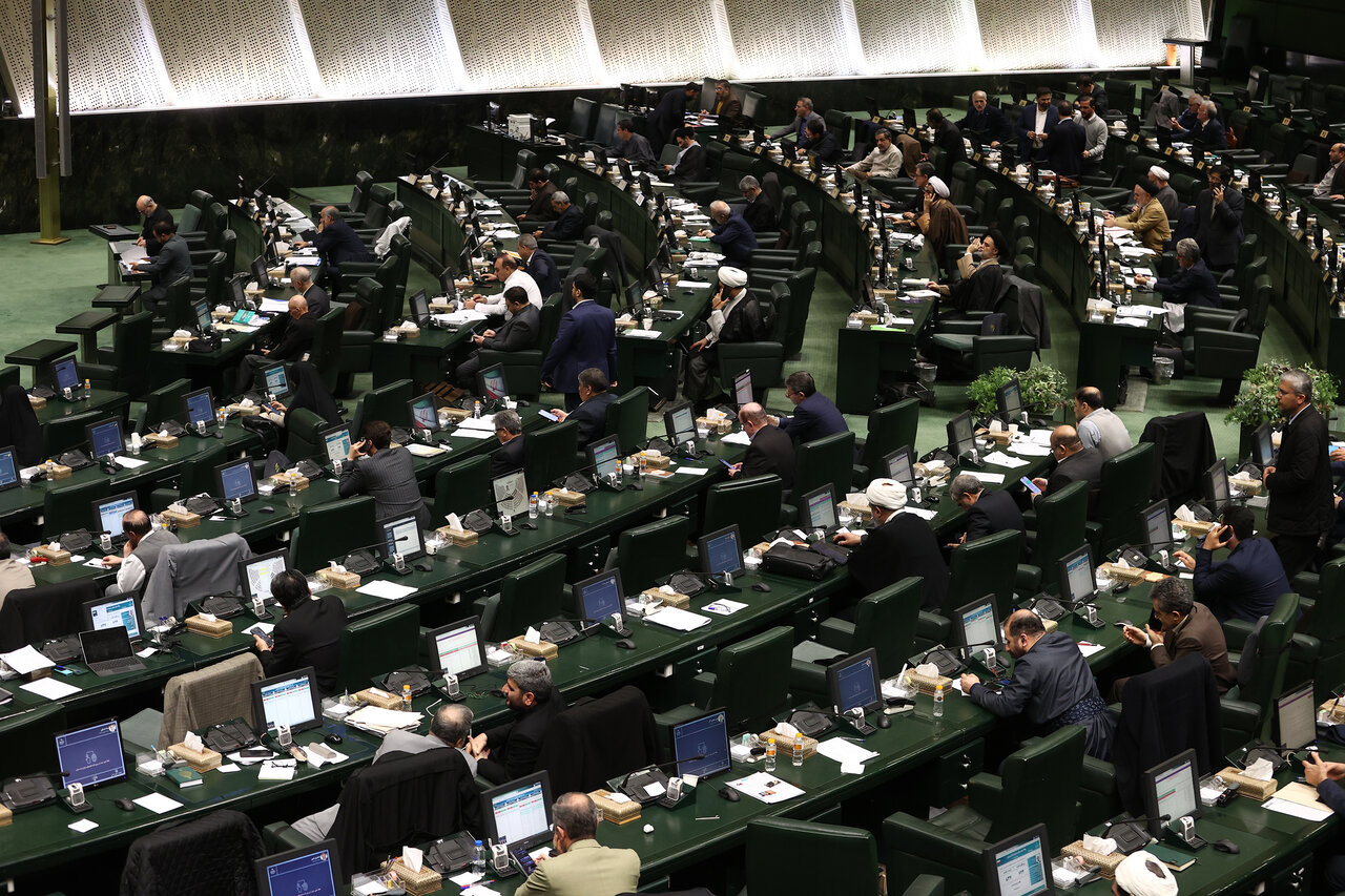 جلسات صحن علنی مجلس برای ادامه بررسی لایحه مقابله با جنایات بین‌المللی در بستر فضای مجازی برگزار می‌شود