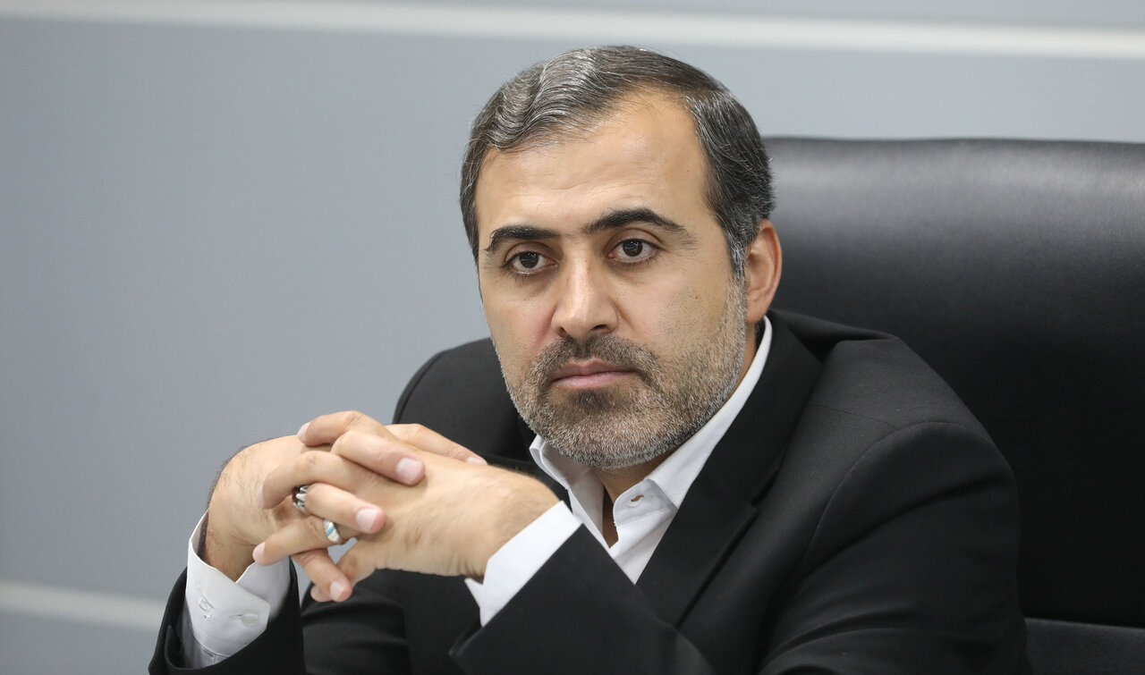 شایستهسالاری» جایگزین بومیگزینی مطلق شود