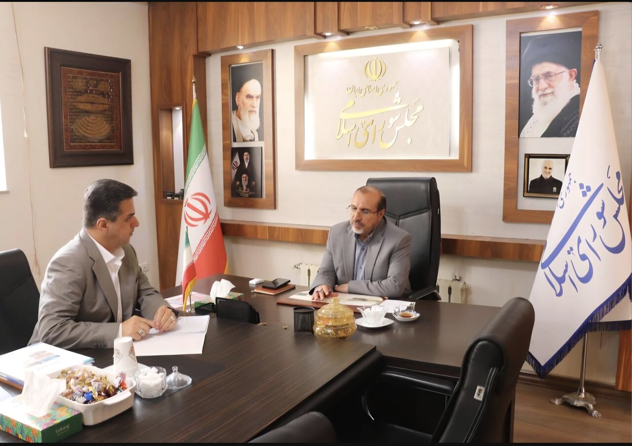 نشست حدادی با مدیرکل دیوان محاسبات استان البرز