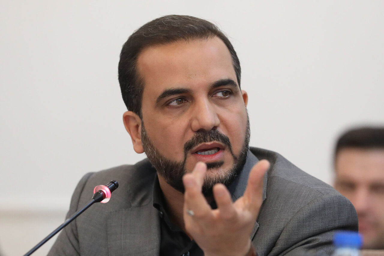 بانکها رقیب بخش خصوصی نباشند