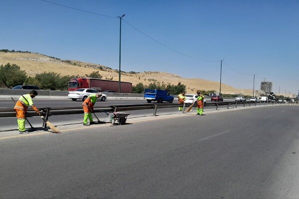 مرمت سنگفرش دو مسیر منطقه ۲ در راستای سهولت تردد شهروندان