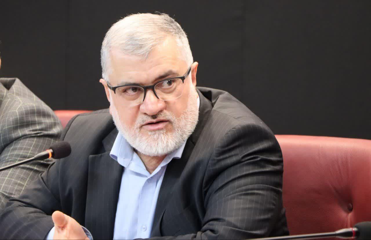 معتمدیان: هیچ واحد تولیدی در تهران نباید بدون اطلاع قبلی با قطعی برق مواجه شود/ ۸ هزار مگاوات مجوز انرژی خورشیدی در پایتخت صادر شد
