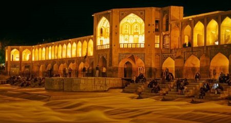 پایش شبانه مشترکان پرمصرف در محدوده امور جنوب‌شرق برق اصفهان با اجرای طرح «۱۰۰ شب، ۱۰۰ بازدید