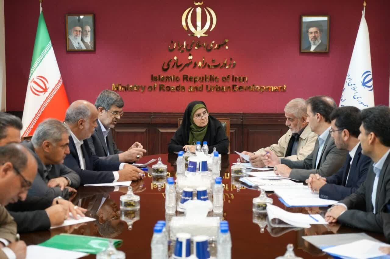 نشست جوکار با وزیر راه و شهرسازی/ پروژه‌های راه‌سازی و نهضت ملی مسکن یزد پی‌گیری شد
