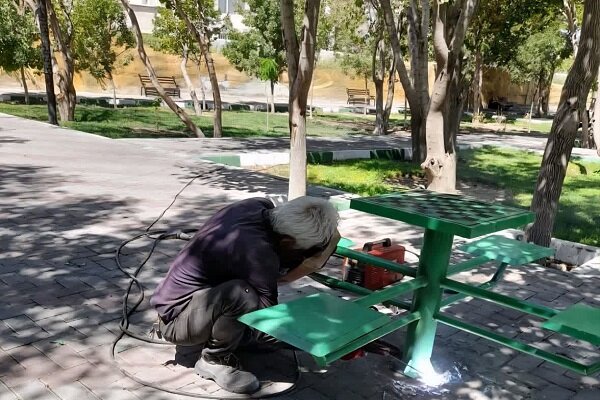 بهره مندی شهروندان از تجهیزات ورزشی و بازی‌های فکری پارک‌های حوزه شهرداری منطقه ۲