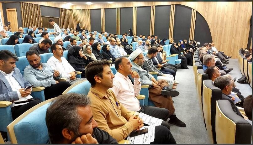 تبیین راهکارهای مدیریت مصرف در همایش رابطین انرژی استان قزوین