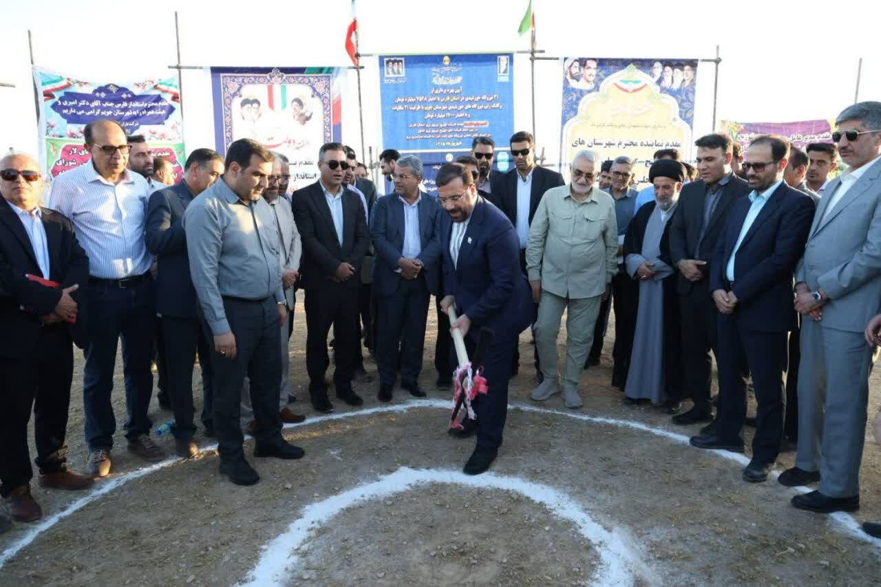 عملیات اجرایی هفت نیروگاه خورشیدی با ظرفیت ۲۱ مگاوات در جویم آغاز شد