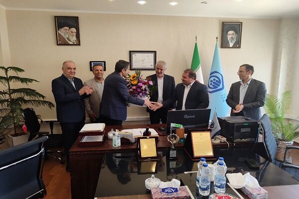 دیدار فرماندار و شهردار منطقه ۱۰ تبریز با پزشکان بیمارستان عالی‌نسب