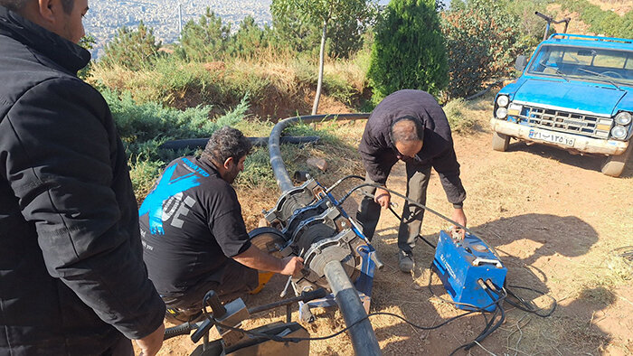 تکمیل ۲۰۰ متر خط انتقال آب شرب از ربع‌رشیدی به یادمان شهدا