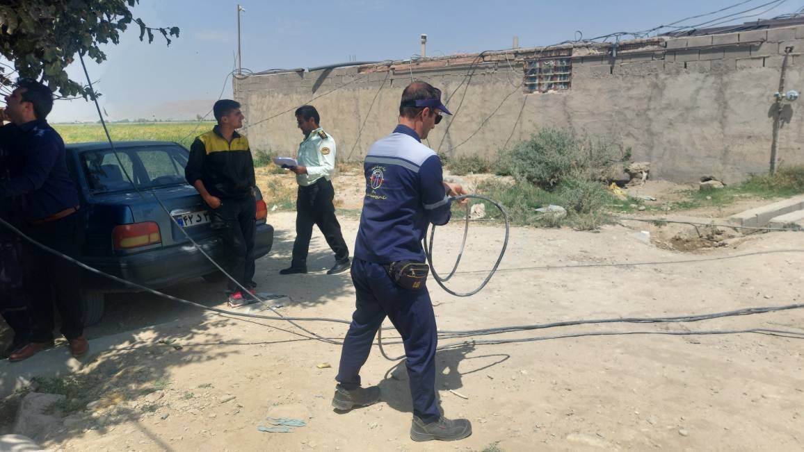 برگزاری بیست‌ویکمین مانور سراسری طرح «مهتاب» در ازنا؛ شناسایی و جمع‌آوری ۱۵۲ مورد برق غیرمجاز