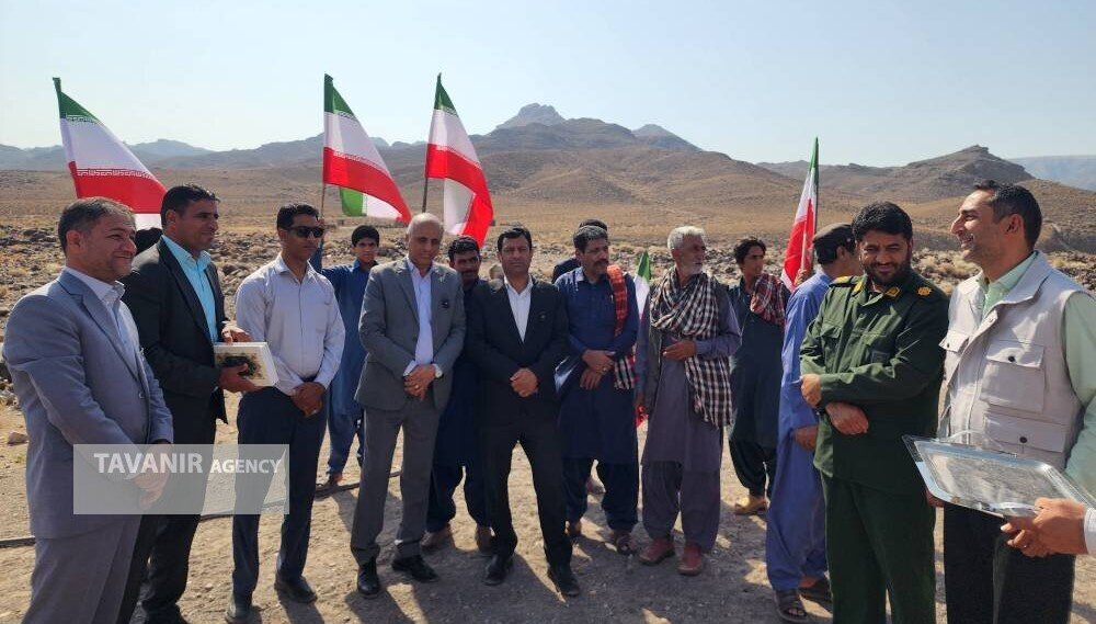 آغاز عملیات اجرایی طرح برق‌رسانی به روستاهای گوره‌ای و بادامک ریگان استان کرمان
