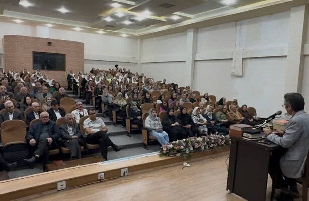 برگزاری نشست تخصصی و محفل شعرخوانی به مناسبت روز بزرگداشت حافظ در فرهنگسرای شمس تبریزی
