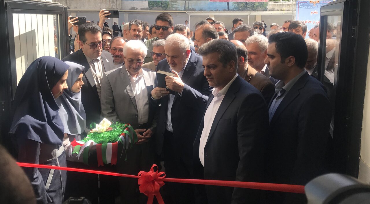 نخستین نیروگاه خورشیدی مدرسه ۱۵ کلاسه در بجنورد افتتاح شد
