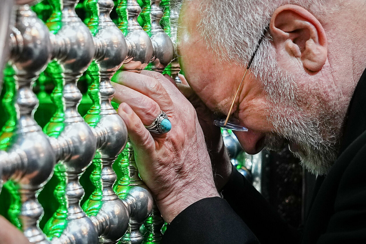 زیارت حرم امام حسین(ع) توسط دکتر قالیباف