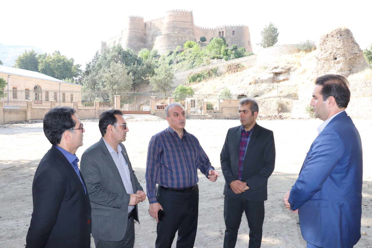 نقش مؤثر شرکت توزیع برق لرستان در ساماندهی حریم قلعه فلک‌الافلاک