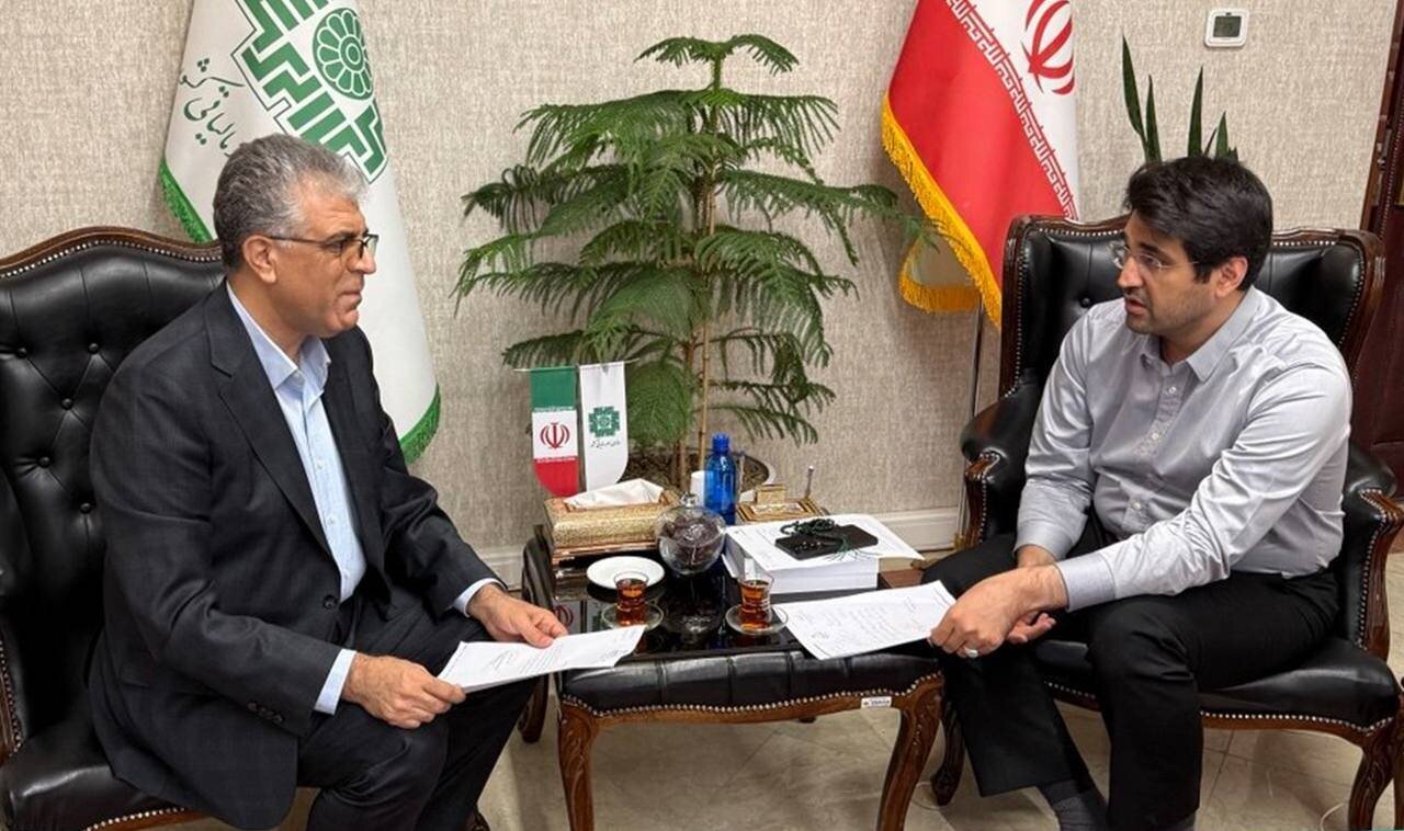 نشست امید کریمیان با مدیرعامل شرکت توانیر و رئیس سازمان امور مالیاتی کشور
