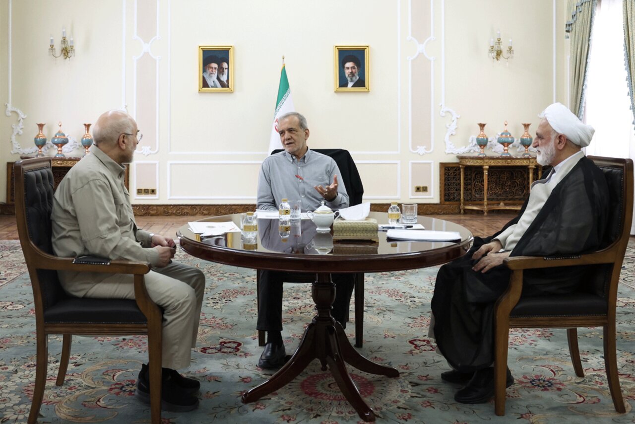 تأکید سران قوا بر تحکیم وحدت ملی و اقتدار ایران