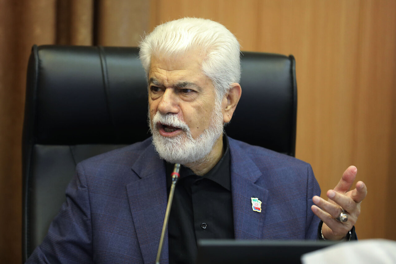 عملکرد محمدی را باید پس از ۶ ماه ارزیابی کرد/ انتظار مردم بهبود وضعیت سلامت است/ اعلام آمادگی برای عملیاتی کردن برنامه‌های سازمان