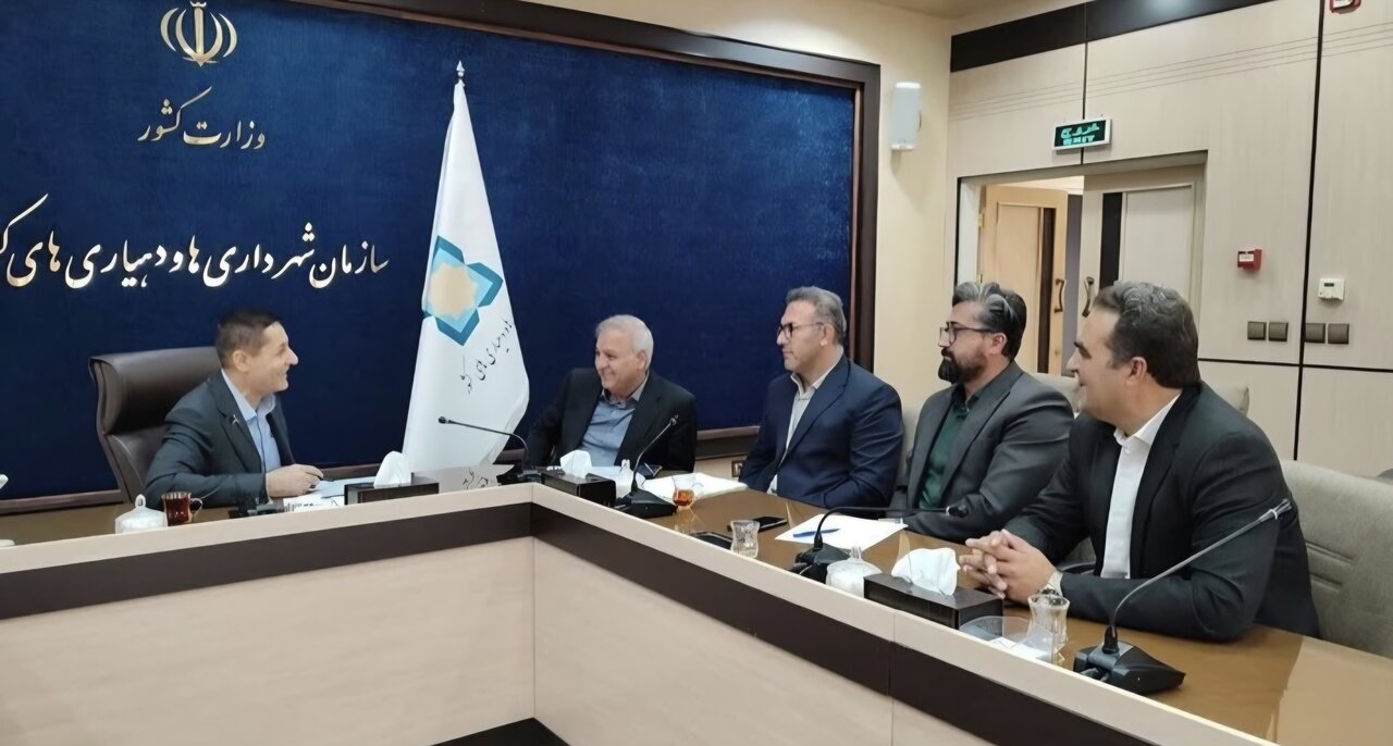 پیگیری مطالبات شهرداریهای اسدآباد، آجین و پالیز