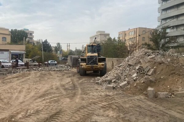 احداث دیوار و ادامه تسطیح مسیرگشائی خیابان گلستان