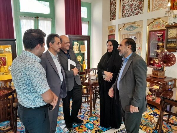 برگزاری آیین گرامیداشت «روز کفاش و هفته صنعت کفش و چرم ایرانی» با حضور شهردار منطقه ۸ و فعالان صنعت کفش تبریز