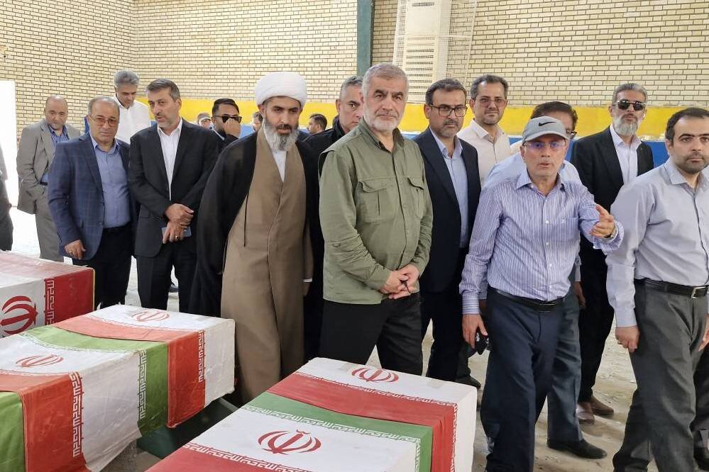 بازدید نایب‌رئیس مجلس از جنایت دشمن آمریکایی-صهیونی در لامرد