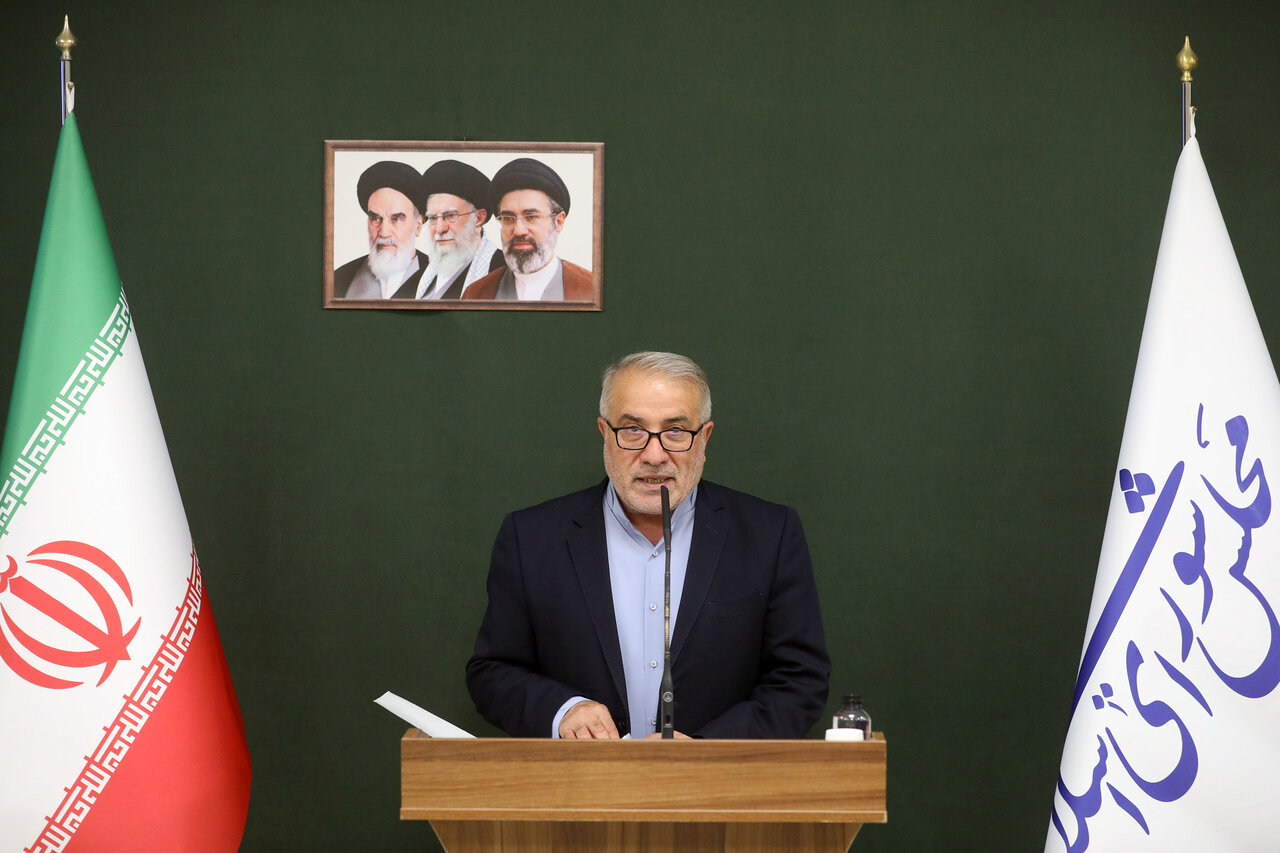 جبران زحمات ملت مبعوث شده، افزایش قیمت بنزین نیست! / دولت جلوی هرگونه گرانی کالا و خدمات بایستد