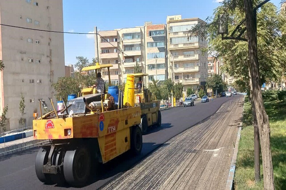 توزیع ۲۹۶ هزار و ۶۶۵ تن آسفالت در ۸۵۱ محله و معبر تبریز از ابتدای سال جاری