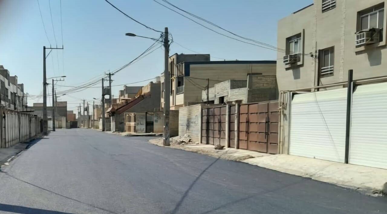 خیابان‌های جانبازان کوی مهدیس آسفالت شد/ تأکید بر پی‌گیری مطالبات عمرانی و ارتقاء کیفیت زیرساخت‌های شهری