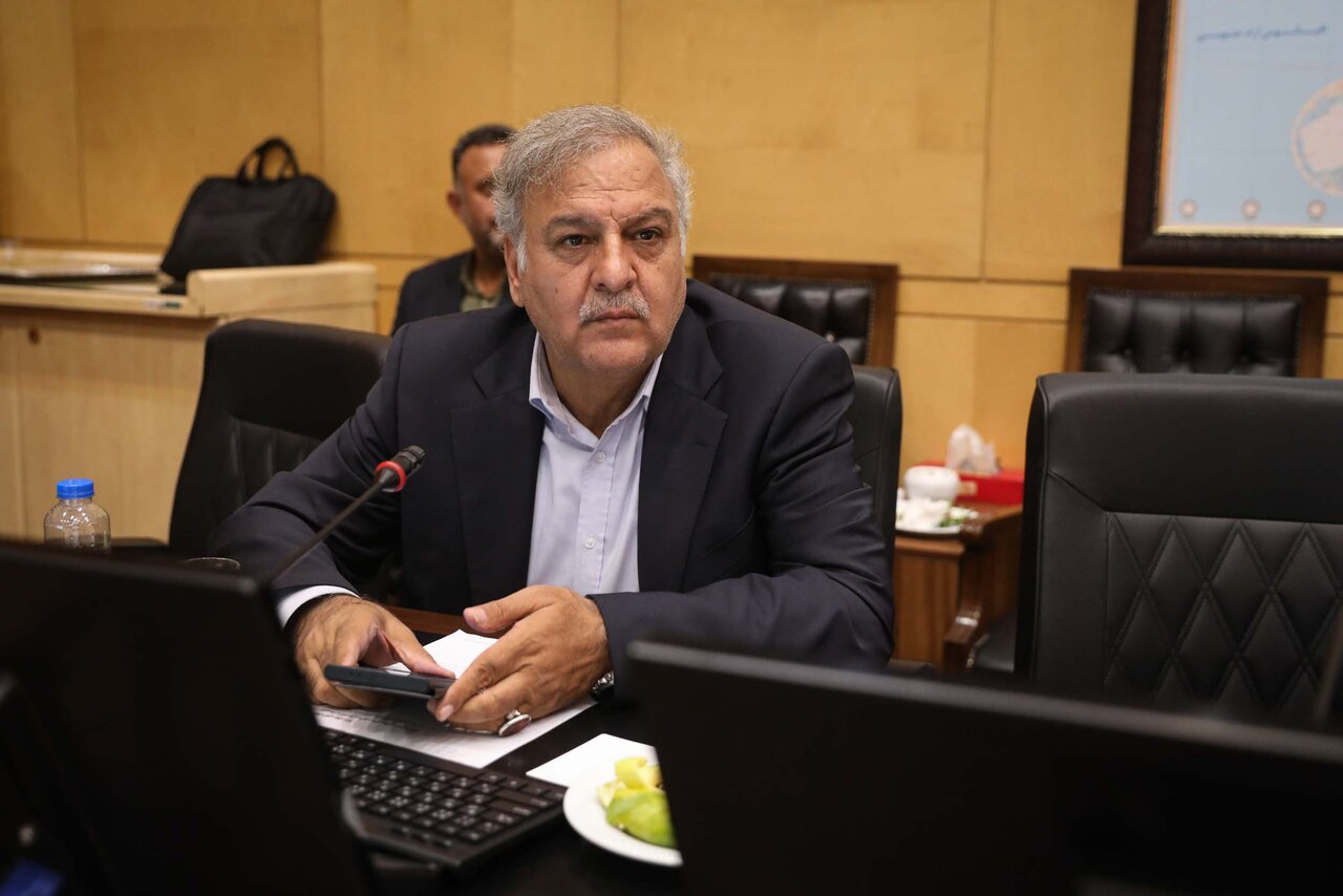 خروج خودروهای فرسوده از چرخه تردد باید تدریجی باشد
