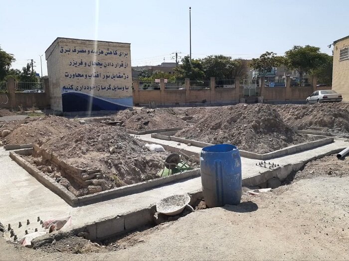 احداث سه باب مغازه تجاری ـ خدماتی در میدان خشکبار تبریز