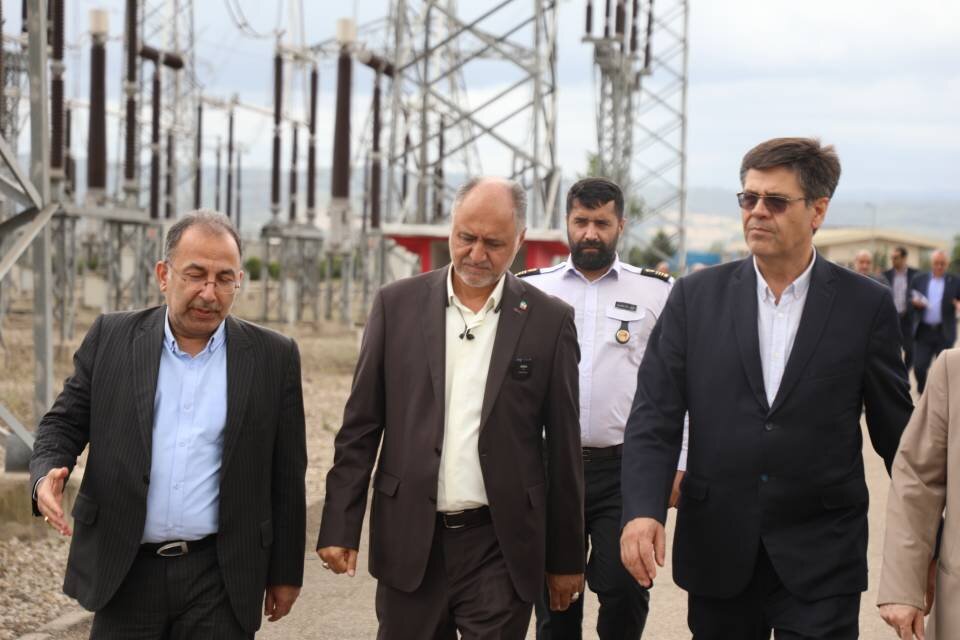 بازدید مدیرعامل شرکت توانیر از ایستگاه ۴۰۰ کیلوولت شهدای مدافعان حرم ساری