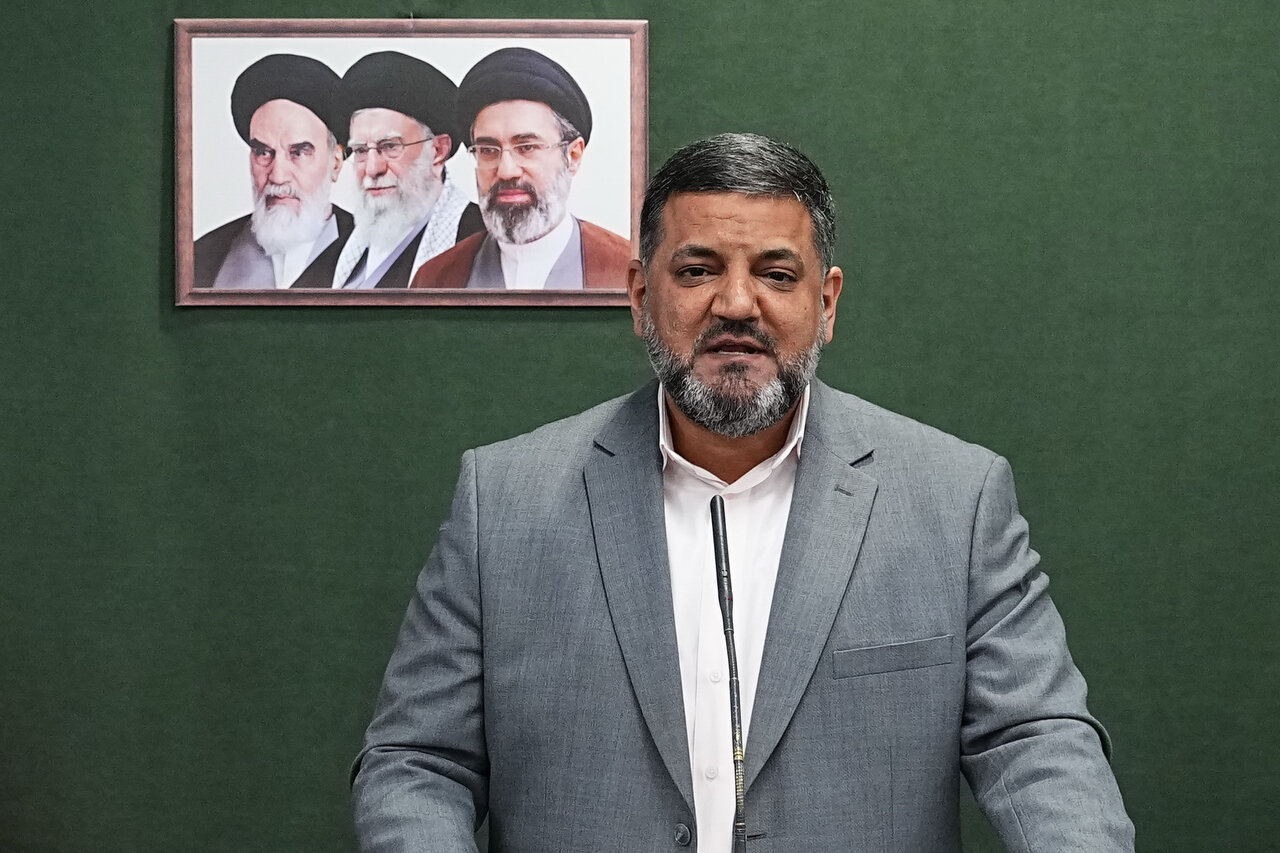 افزایش حقوق معلمان و نیروهای مسلح دیگر قابل تعویق نیست/ دولت و مجلس برای تعیین تکلیف معلمان غیررسمی تصمیم نهایی بگیرند/ مصوبه تأثیر قطعی معدل نیازمند اصلاح است