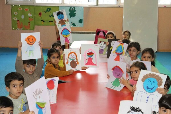 احساسات کودکان در قاب خلاقیت؛ برگزاری کارگاه آموزشی «کاردستی احساسات» در فرهنگسرای الغدیر