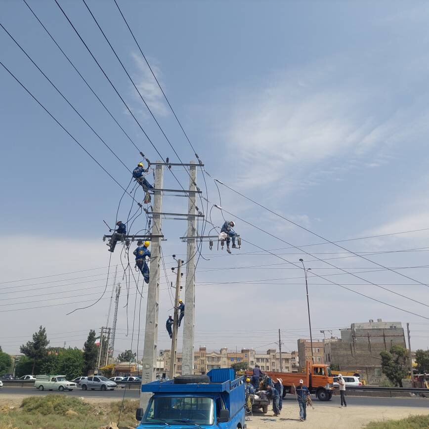 رفع معارض جاده کمربندی شهر قلعه نو با جابه‌جایی شبکه برق ۲۰ کیلوولت