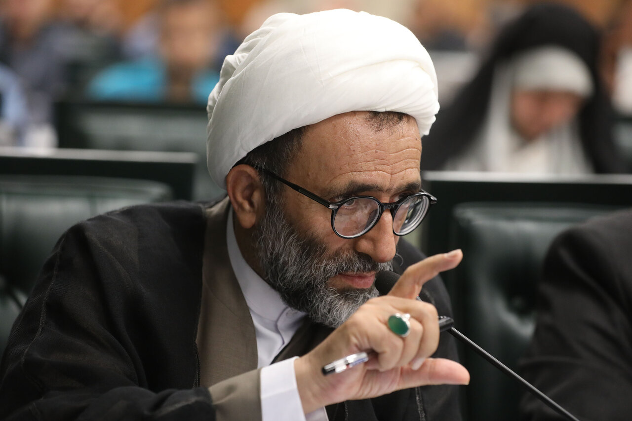 بانک مرکزی در خصوص درآمد حاصل از تراکنشهای بانکی شفاف سازی کند