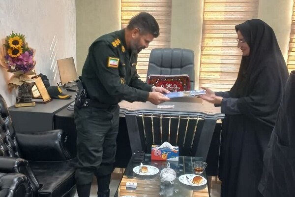 تجلیل شهردار منطقه ۸ از حافظان نظم و امنیت شهر در هفته نیروی انتظامی