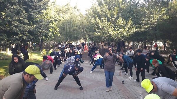 همایش صبحگاهی در پارک رسالت گامی در مسیر توسعه ورزش‌های همگانی