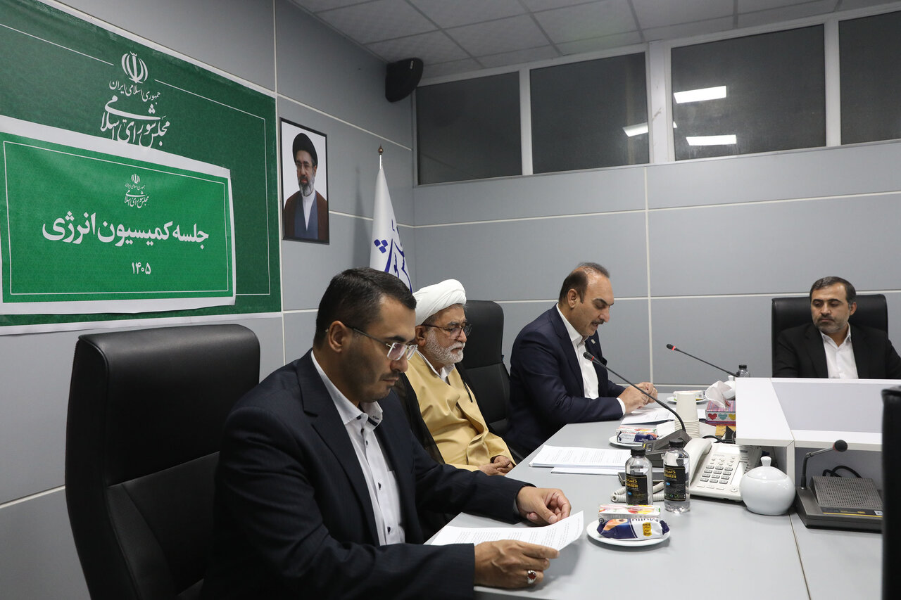 نخستین جلسه کارگروه ارزیابی الگوهای مدیریت بنزین برگزار شد
