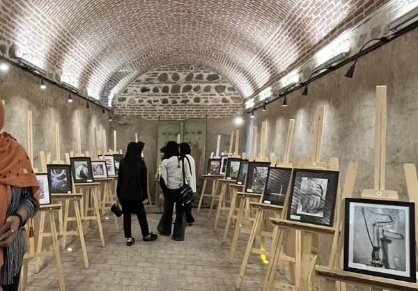 افتتاح نمایشگاه آثار هنرجویان گروه هنر و صنایع دستی یاسمین در فرهنگسرای تاریخی نیکدل
